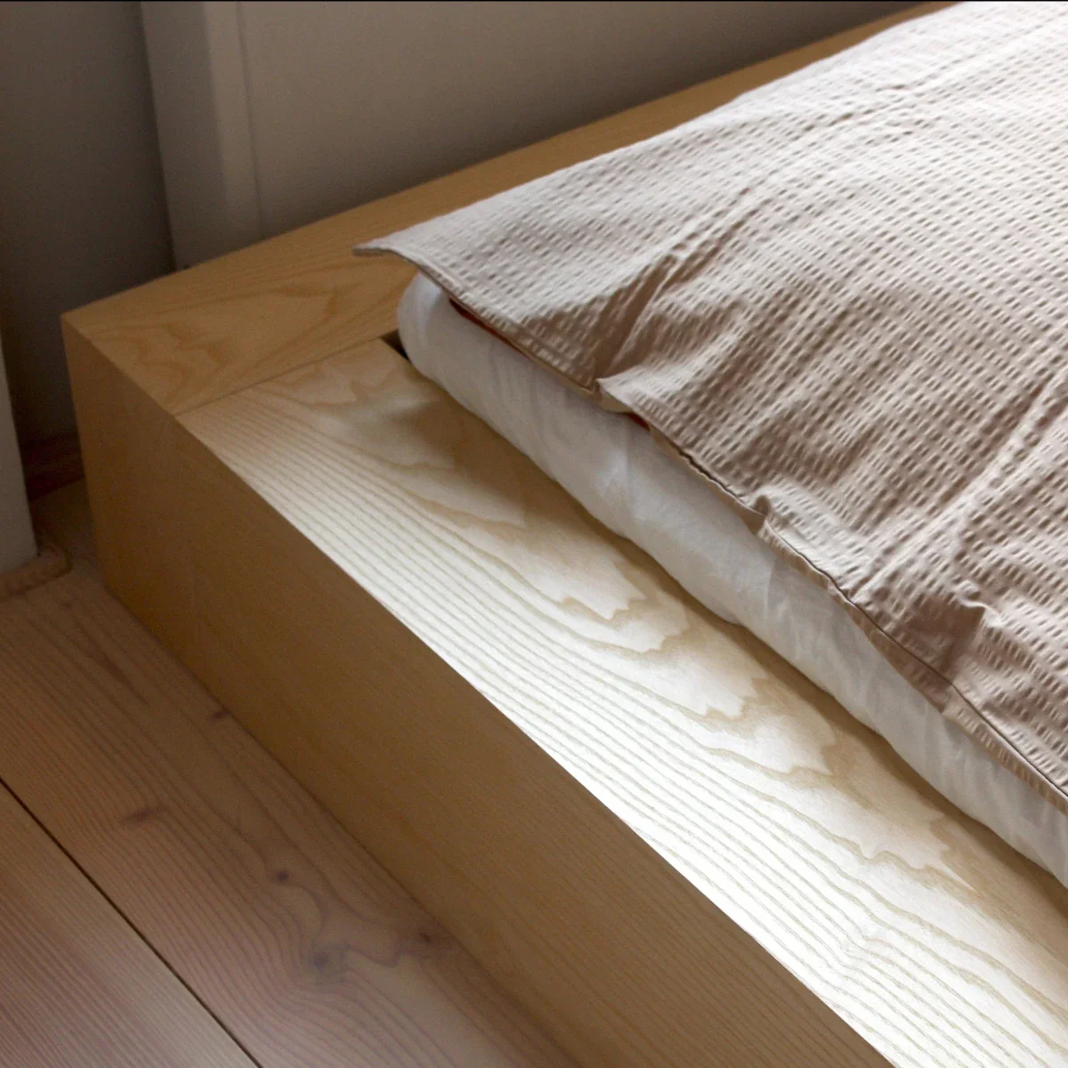 Surface Bed Frame - Image 4