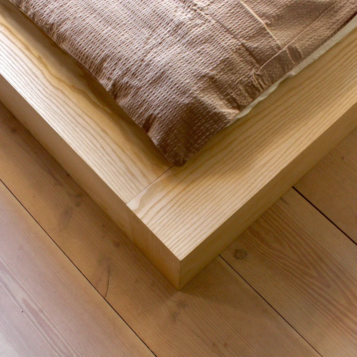 Surface Bed Frame - Image 5